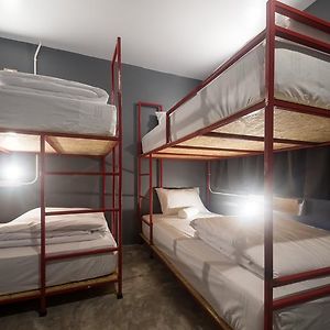 Dormitory Room Mixed